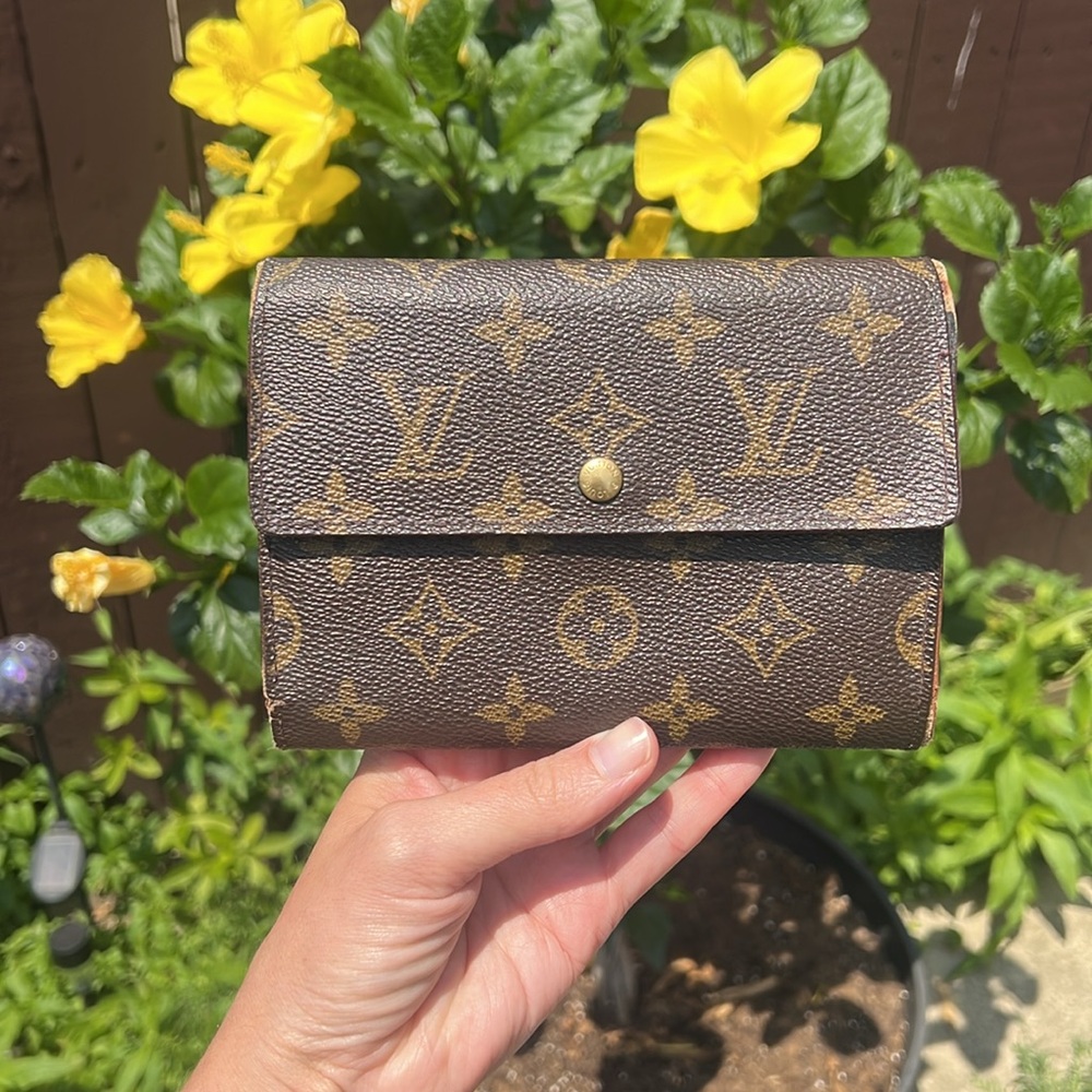 Authentic Louis Vuitton Passport Holder Monogram Porte Tresor Etui Papier Wallet